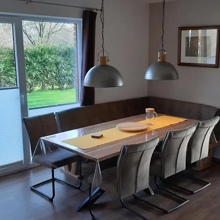 - Bis Zu 10 Personen * Uplengen