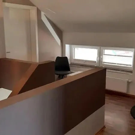 - Bis Zu 10 Personen *